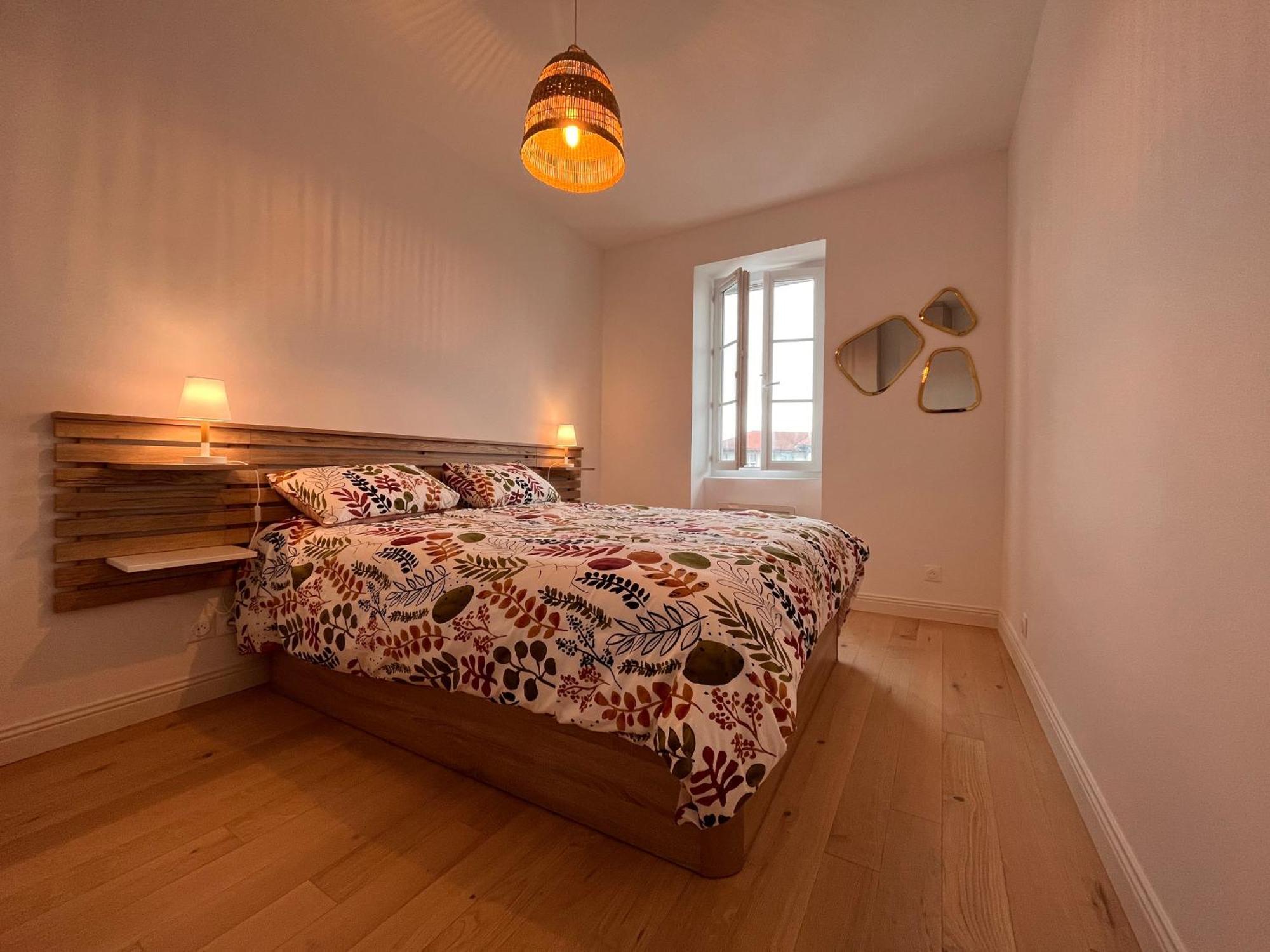 Appartement Lumineux 3 Pieces Pres Des Halles Et De La Plage, Wifi, Clim, Parkings Proches - Fr-1-239-910 Saint-Jean-de-Luz Luaran gambar